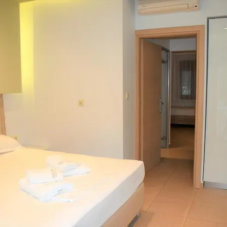 Studios Apartments Irini Patira