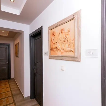 Studios Apartments Irini Patira * Potos